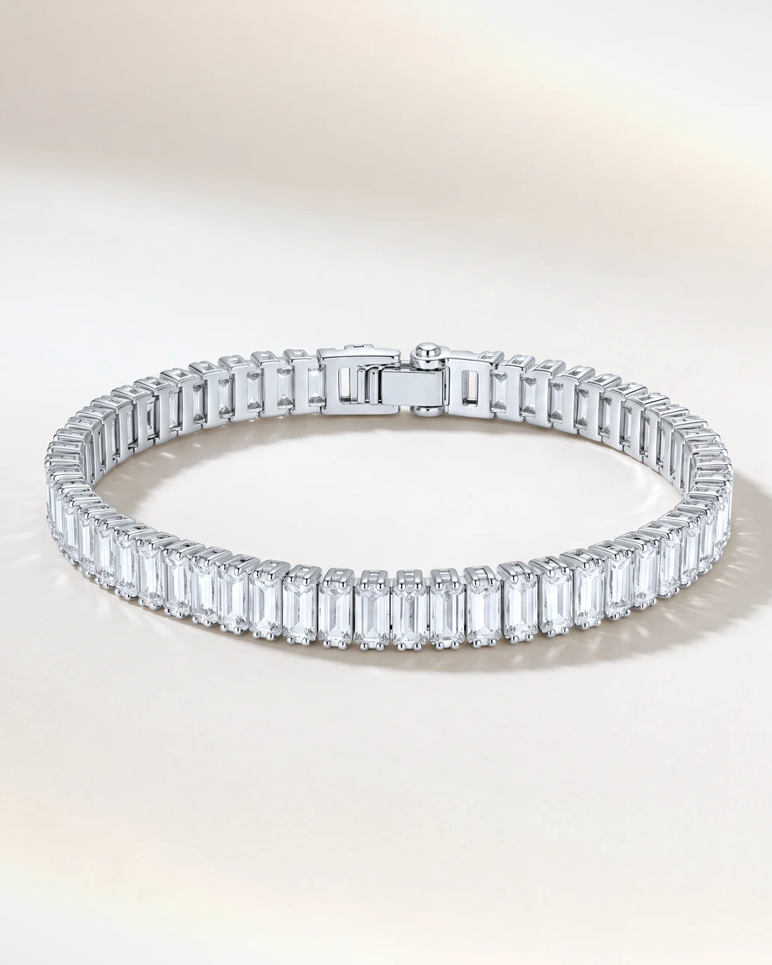 ORTIGAS Emerald Cut Line bracelet, front view