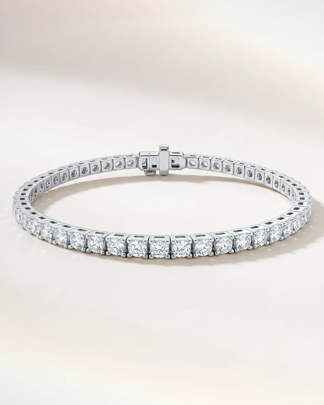 ORTIGAS Round Tennis bracelet, front view