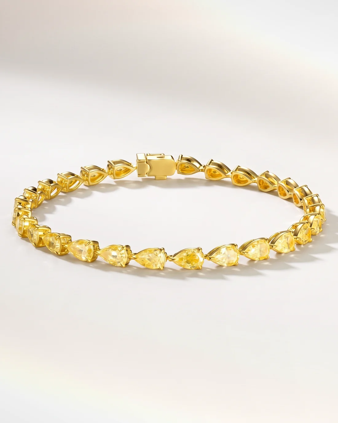 ORTIGAS Yellow Pear Line bracelet, front view